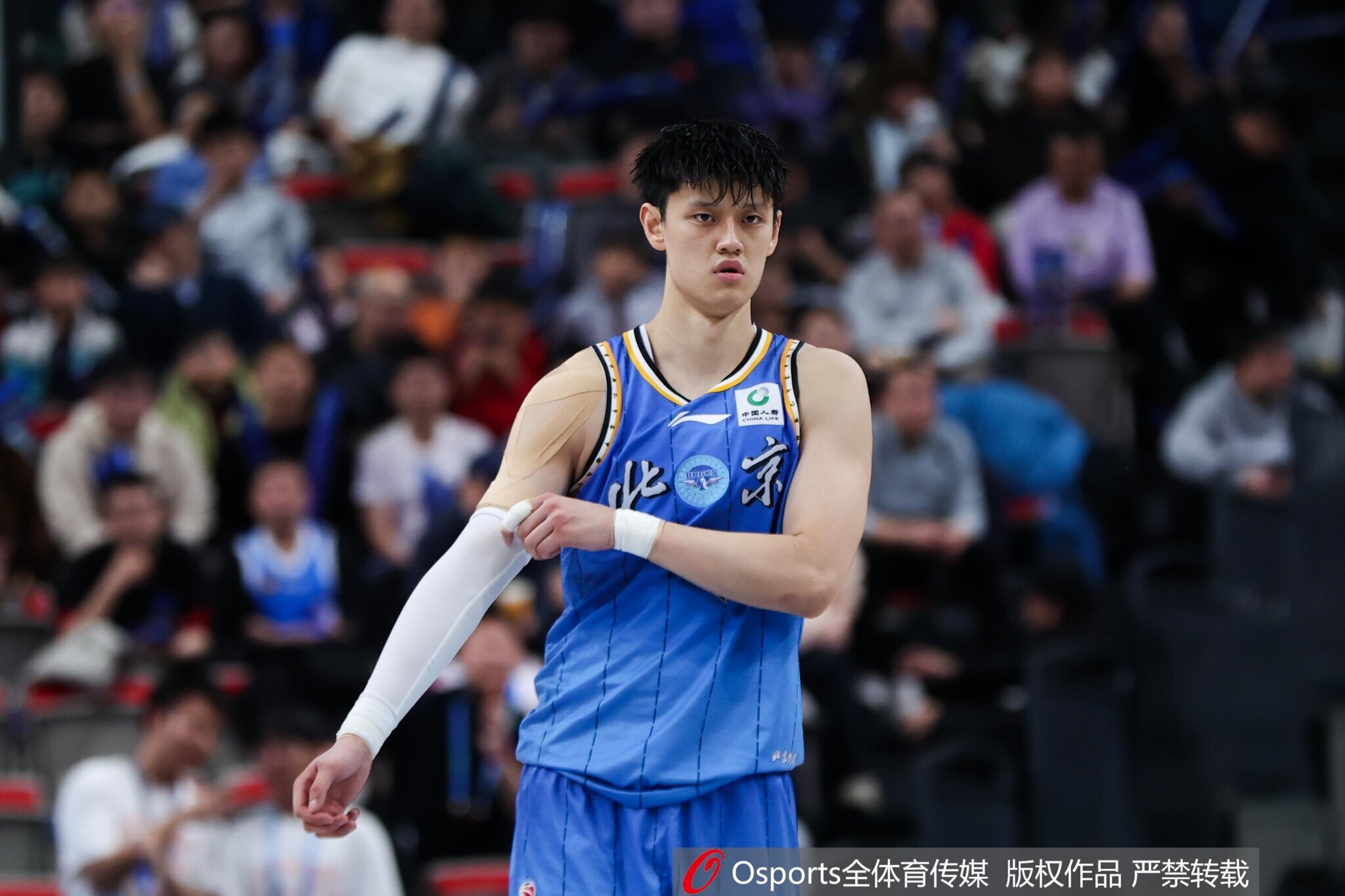 开云-媒体人:广东G1忌惮北京内线 护筐差不停收缩给其他位置机会